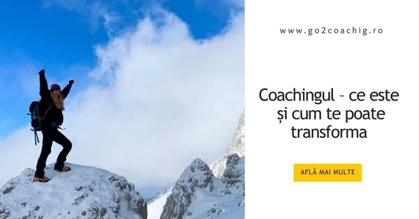 Femeie cu brațele ridicate pe un vârf de munte înzăpezit, coperta articolului despre coaching