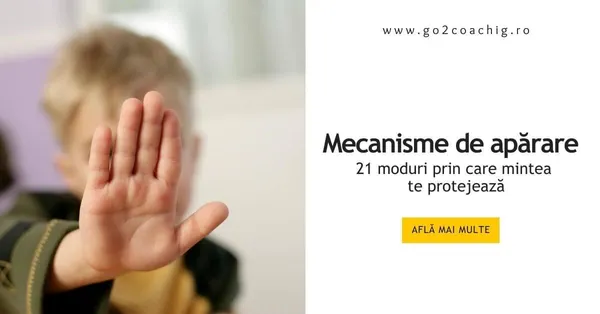 Copil care ridică palma în semn de stop, coperta articolului despre mecanismele de apărare