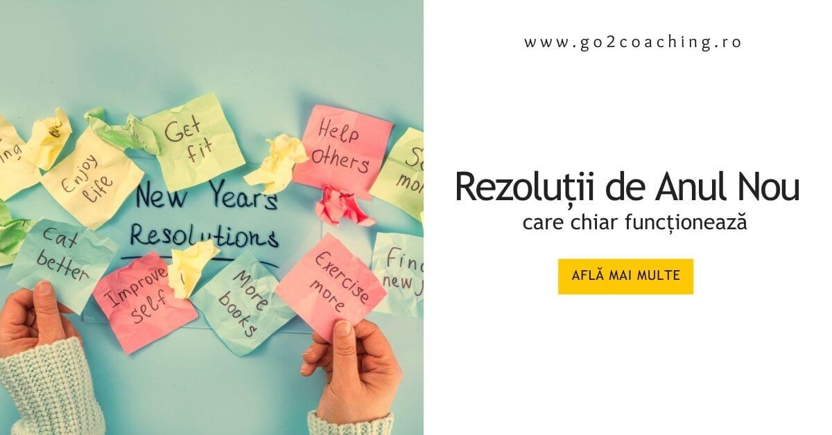 Rezoluții de Anul Nou scrise pe bilețele colorate, simbolizând obiective conștiente și schimbări personale care chiar funcționează