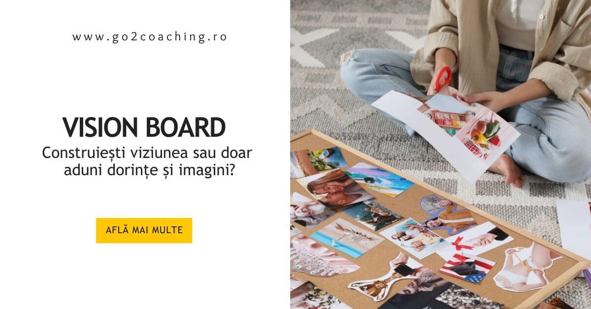 Persoană creează un vision board cu imagini decupate, proces de clarificare a viziunii personale prin coaching